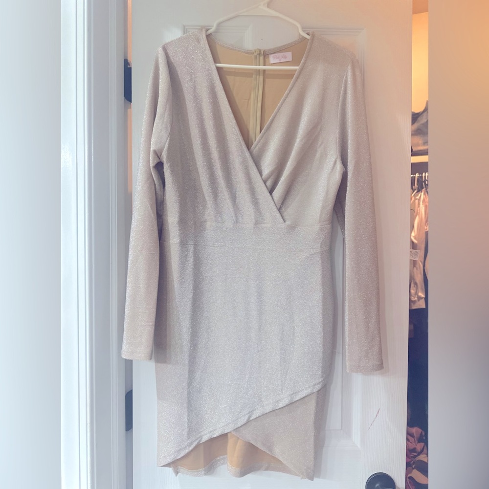 Pink lily. Hold/champagne dress